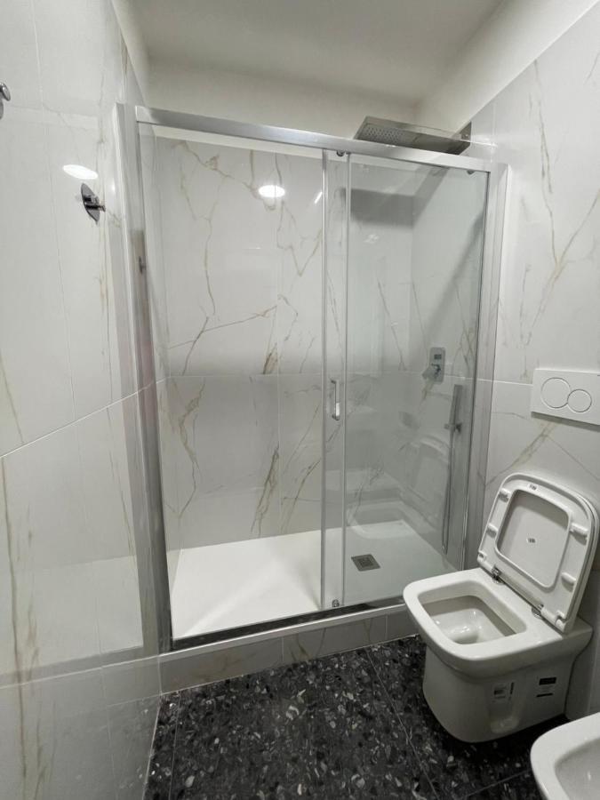 Due Passi Dal Mare Hotel Savona Kültér fotó